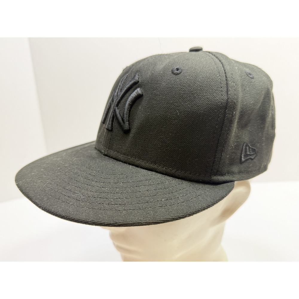 New Era 59FIFTY New York Yankees MLB Fitted Hat Cap Black on Black Size 7 1/4 - Picture 6 of 9